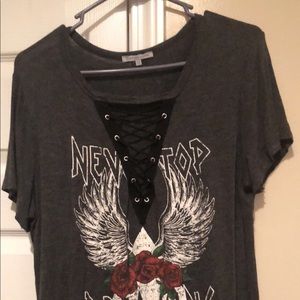 Lace Up rockstar Tee large Great Condition